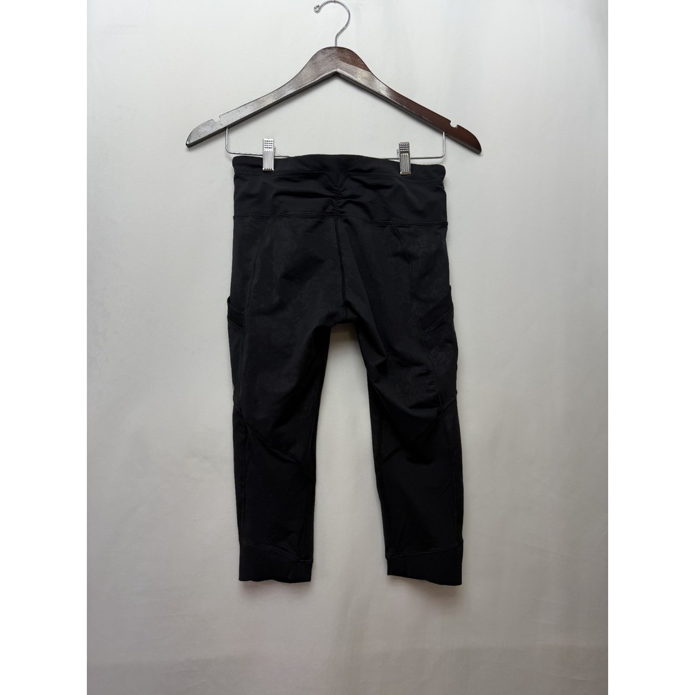 Lululemon Womens Cropped Capri Leggings Black Size M